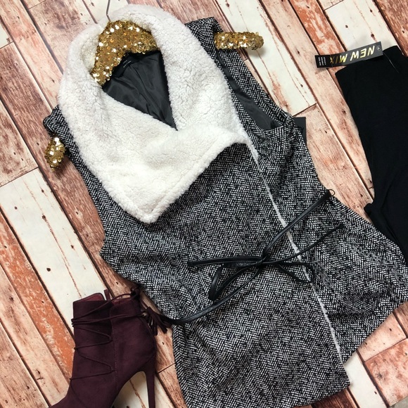 Last 1 Small Black Faux Fur Lined Herringbone Vest - Picture 2 of 5